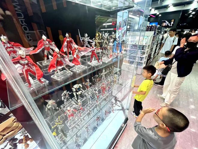 经”！逛逛沪版“秋叶原”这些潮玩商品正流行麻将胡了2游戏入口逛街小小玩具也有“生意(图4)
